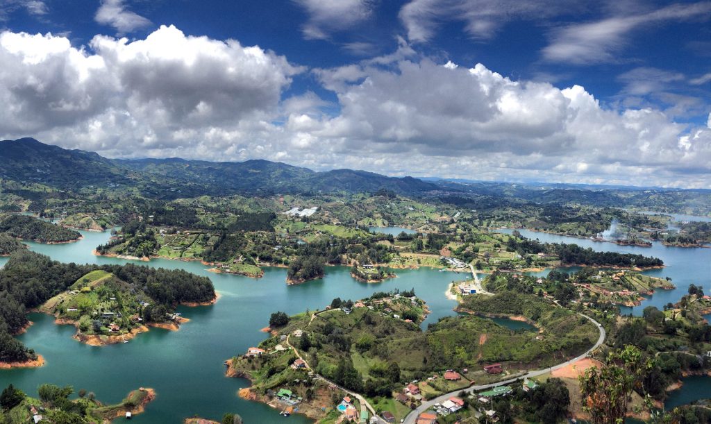 viaja a guatape desde manizales